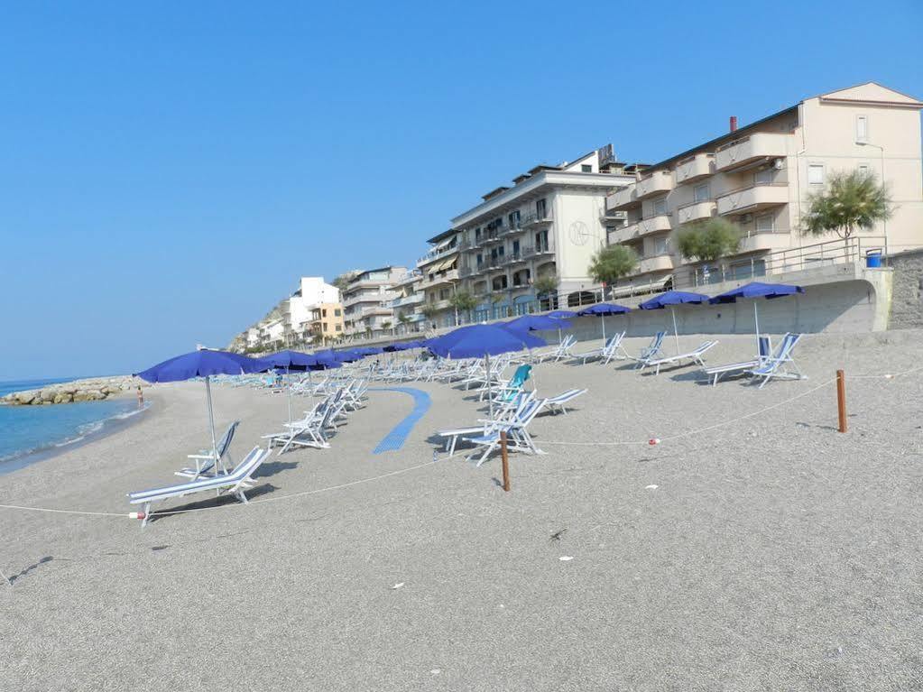 Hotel Il Mulino Capo dʼOrlando Exteriör bild