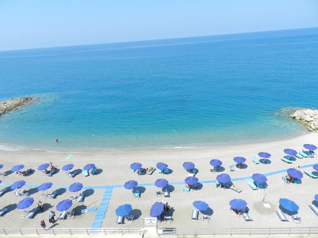 Hotel Il Mulino Capo dʼOrlando Exteriör bild